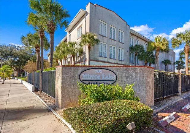 4th image of 701 Mirror Lake Dr N #201, Saint Petersburg, FL 33701 | MLS# TB8535322
