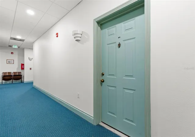5th image of 701 Mirror Lake Dr N #201, Saint Petersburg, FL 33701 | MLS# TB8535322