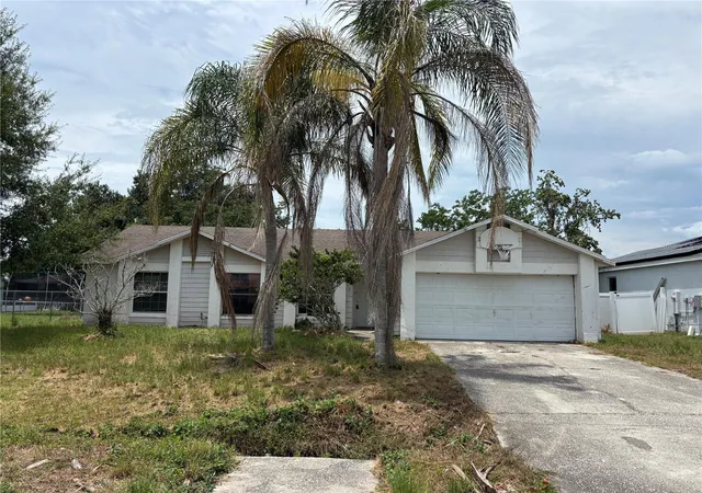Photo 2 of Single family home for sale at 833 Oglethorpe Ct, Kissimmee, FL 34758 | MLS# S5154900 | Listing updated on 2026-10-08