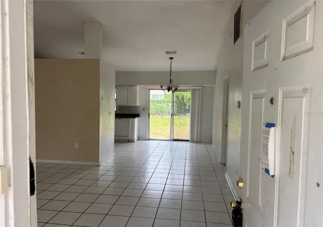 Photo 3 of Single family home for sale at 833 Oglethorpe Ct, Kissimmee, FL 34758 | MLS# S5154900 | Listing updated on 2026-10-08