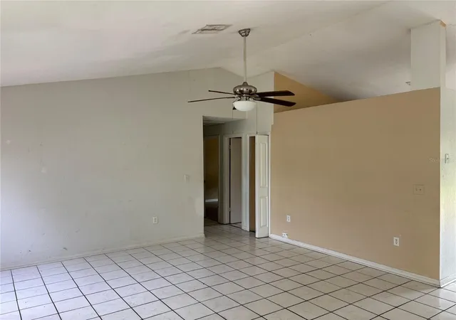 Photo 4 of Single family home for sale at 833 Oglethorpe Ct, Kissimmee, FL 34758 | MLS# S5154900 | Listing updated on 2026-10-08