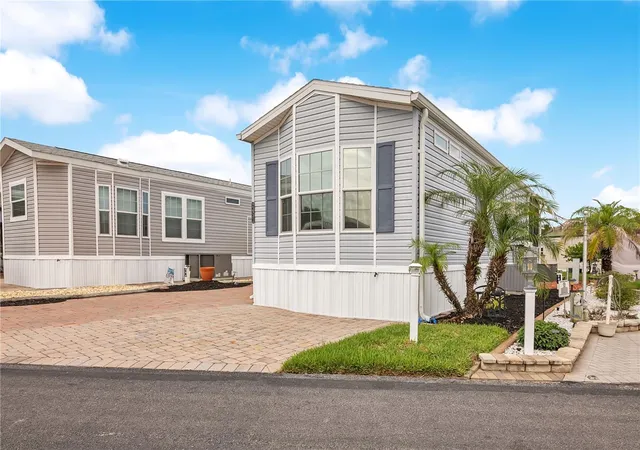 Photo 4 of Manufactured home for sale at 2451 Citrus Tree Rd, Clermont, FL 34714 | MLS# O6430248 | Listing updated on 2026-08-16