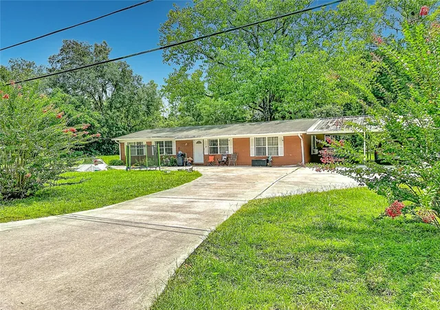 3rd image of 173 Se Andrews Dr, Lake City, FL 32025 | MLS# TB8535348