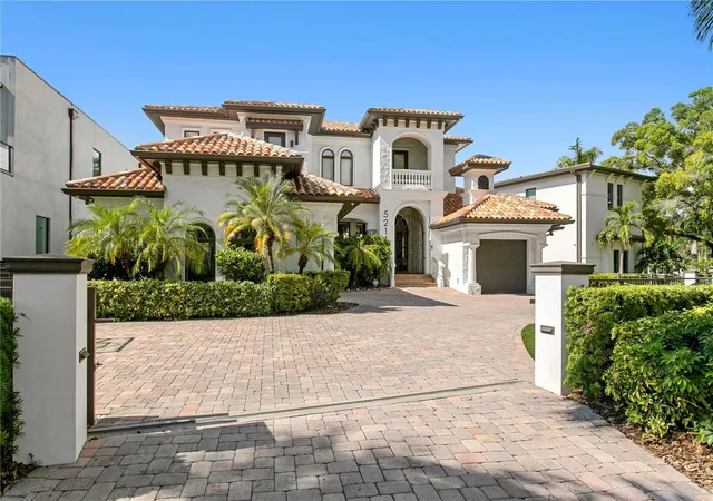 Photo 2 of Mansion for sale at 5211 W Neptune Way, Tampa, FL 33609 | MLS# TB8535350 | Listing updated on 2026-10-20