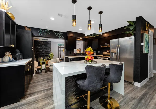 3rd image of 6200 52Nd Ave N, Saint Petersburg, FL 33709 | MLS# TB8535356