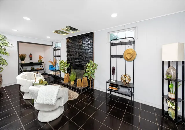 4th image of 6200 52Nd Ave N, Saint Petersburg, FL 33709 | MLS# TB8535356