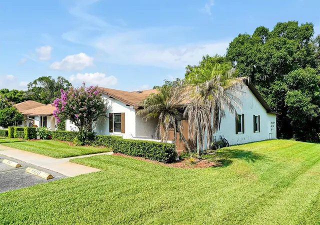Photo 2 of Single family home for sale at 3712 Bay Ct, Saint Cloud, FL 34769 | MLS# S5154904 | Listing updated on 2026-08-24