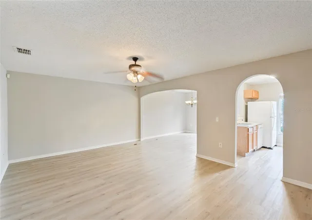 Photo 3 of Townhouse for sale at 4617 Ashburn Sq Dr, Tampa, FL 33610 | MLS# TB8535363 | Listing updated on 2026-09-16
