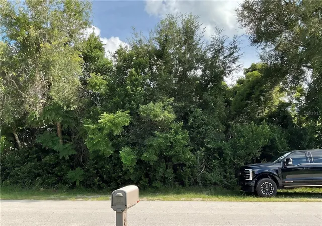 Photo 3 of Sale Pending at 883 Trumbull St, Deltona, FL 32725 | MLS# V4950524 | Listing updated on 2026-09-18