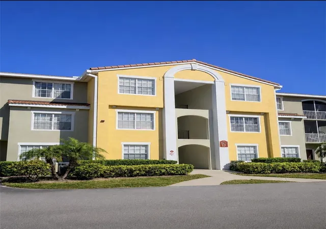 1st image of 5601 Bentgrass Dr #10-202, Sarasota, FL 34235 | MLS# A4701922