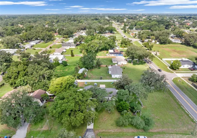 Photo 2 of Single family home for sale at 1002 Kay Jean Dr, Valrico, FL 33594 | MLS# TB8535388 | Listing updated on 2026-09-25