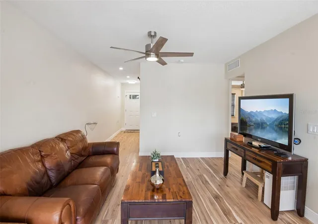3rd image of 609 Westwinds Dr, PALM HARBOR, FL 34683