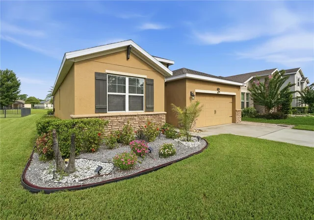 3rd image of 632 E Victoria Trails Blvd, Deland, FL 32724 | MLS# V4950525
