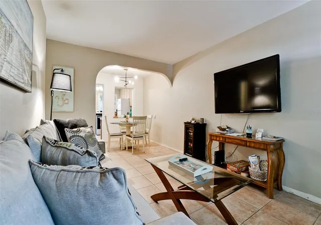 3rd image of 507 Madison Ct, Sarasota, FL 34236 | MLS# A4701927