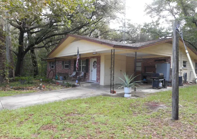 Photo 2 of Single family home for sale at 1135 Sw Shorewood Dr, Dunnellon, FL 34431 | MLS# OM729680 | Listing updated on 2026-09-17