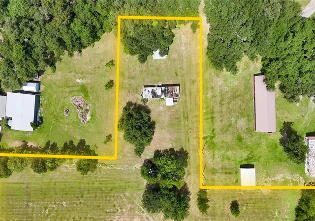 Photo 4 of Manufactured home for sale at 2452 Welcome Rd, Lithia, FL 33547 | MLS# TB8535408 | Listing updated on 2026-08-05