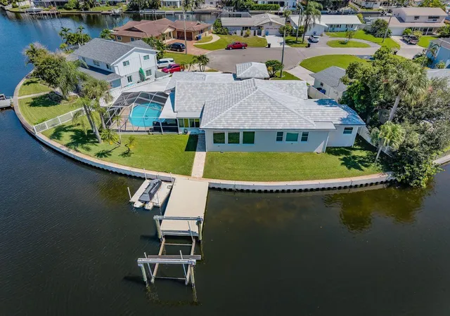 Photo 2 of Single family home for sale at 4280 13th Lane Ne, Saint Petersburg, FL 33703 | MLS# TB8535409 | Listing updated on 2026-10-16