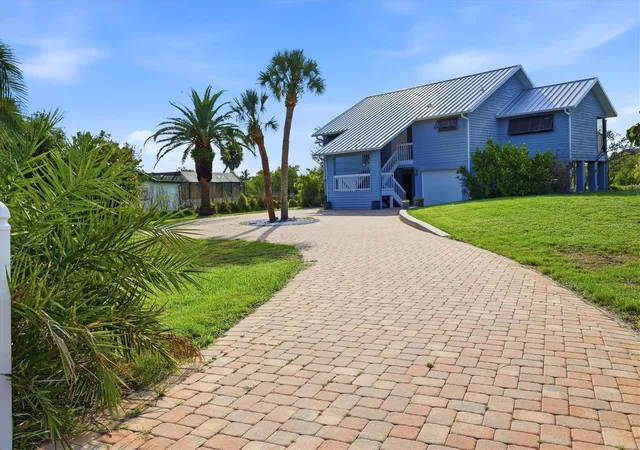 2nd image of 1649 Manor Rd, Englewood, FL 34223 | MLS# A4701932