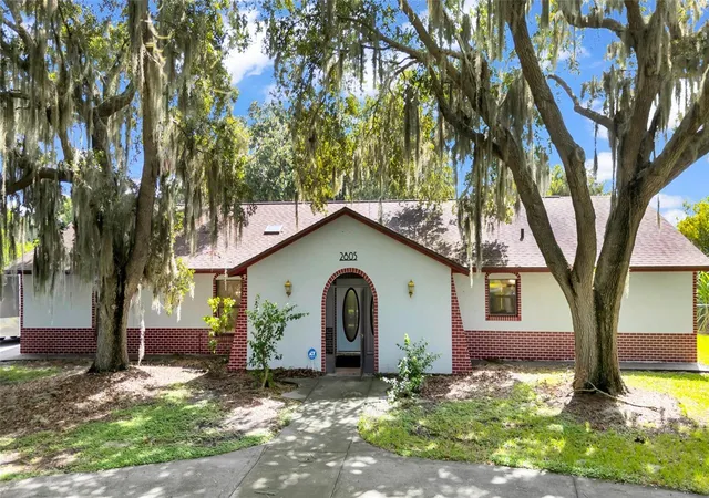 Photo 1 of Single family home for sale at 2805 Lake Tohopekaliga Blvd, Kissimmee, FL 34746 | MLS# O6430320 | Listing updated on 2026-09-16