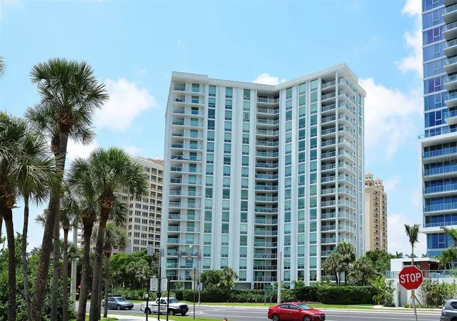 2nd image of 1111 N Gulfstream Ave #PH-C, Sarasota, FL 34236 | MLS# A4701933