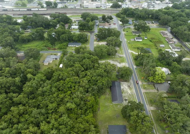 Photo 4 of Single family home for sale at 601 Kilgore St, Wildwood, FL 34785 | MLS# O6430328 | Listing updated on 2026-08-07
