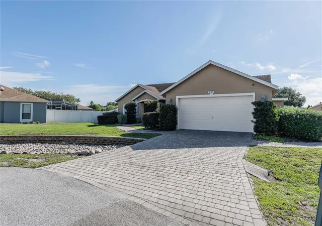 4th image of 205 Thomas Ct, Winter Haven, FL 33880 | MLS# L4963995