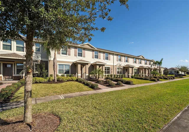 Photo 3 of Townhouse for sale at 16931 Reseda Aly, Winter Garden, FL 34787 | MLS# O6430332 | Listing updated on 2026-08-28