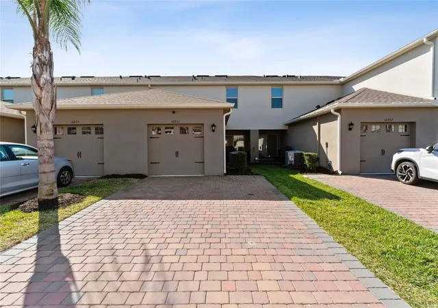 Photo 4 of Townhouse for sale at 16931 Reseda Aly, Winter Garden, FL 34787 | MLS# O6430332 | Listing updated on 2026-08-28
