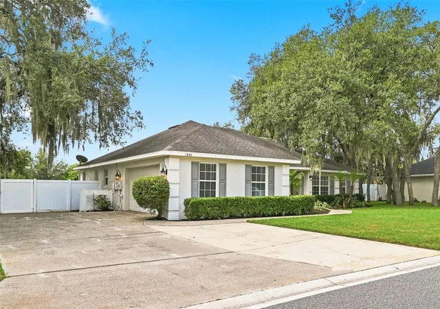 Photo 3 of Single family home for sale at 1845 Farrington Dr, Lakeland, FL 33809 | MLS# O6430334 | Listing updated on 2026-09-11