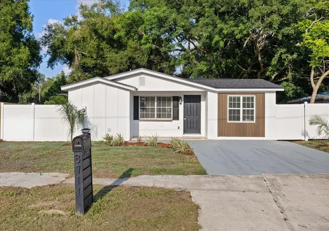 2nd image of 8711 N River Forest Cir, Tampa, FL 33604 | MLS# TB8535430
