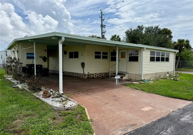 1st image of 5301 Algeria Ct, Bradenton, FL 34207 | MLS# A4701937