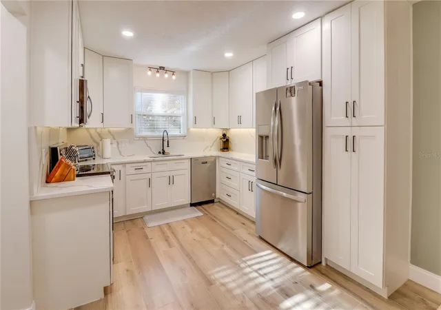 Photo 3 of Single family home for sale at 2261 Charlotte Dr, Longwood, FL 32779 | MLS# O6430346 | Listing updated on 2026-09-11
