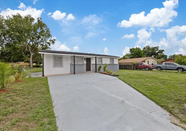 Photo 3 of Single family home for sale at 8303 Bahia Ave, Tampa, FL 33619 | MLS# TB8535444 | Listing updated on 2026-09-28