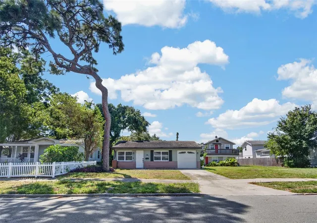 Photo 2 of Single family home for sale at 2138 7th Avenue N, Saint Petersburg, FL 33713 | MLS# TB8535445 | Listing updated on 2026-10-22