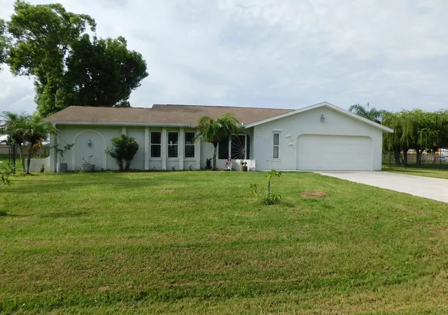 Photo 2 of Single family home for sale at 8750 Sw Liverpool Rd, Arcadia, FL 34269 | MLS# C7529158 | Listing updated on 2026-08-31