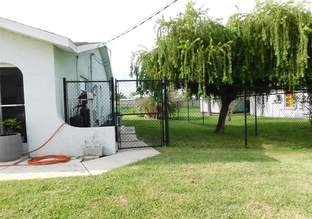 Photo 4 of Single family home for sale at 8750 SW Liverpool Rd, Arcadia, FL 34269 | MLS# C7529158 | Listing updated on 2026-08-31