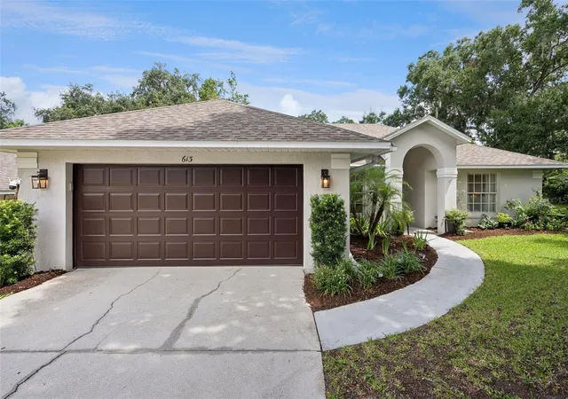 1st image of 613 Huron Pl, Mount Dora, FL 32757 | MLS# O6430363
