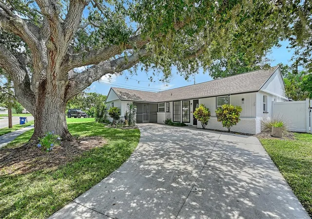 2nd image of 6711 S Lockwood Ridge Rd, Sarasota, FL 34231 | MLS# A4701945