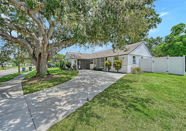 4th image of 6711 S Lockwood Ridge Rd, Sarasota, FL 34231 | MLS# A4701945