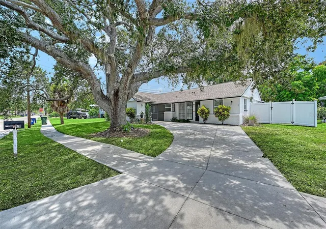 5th image of 6711 S Lockwood Ridge Rd, Sarasota, FL 34231 | MLS# A4701945