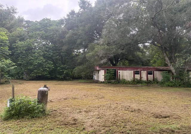 Photo 3 of Manufactured home for sale at 9200 Cr 205b, Wildwood, FL 34785 | MLS# G5116000 | Listing updated on 2026-08-23