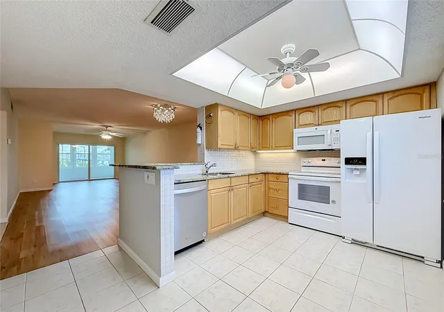 2nd image of 952 Virginia St #207, Dunedin, FL 34698 | MLS# TB8535459