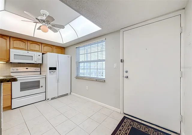 3rd image of 952 Virginia St #207, Dunedin, FL 34698 | MLS# TB8535459