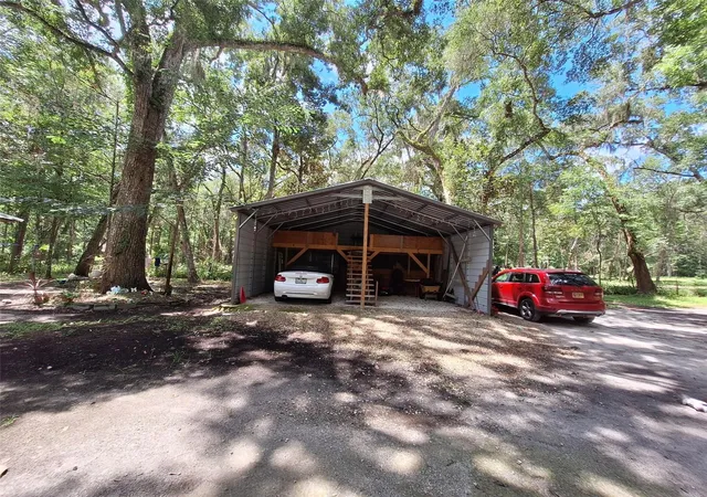 2nd image of 11304 Royal Dr, Brooksville, FL 34601 | MLS# W7888235