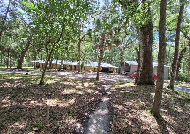 3rd image of 11304 Royal Dr, Brooksville, FL 34601 | MLS# W7888235