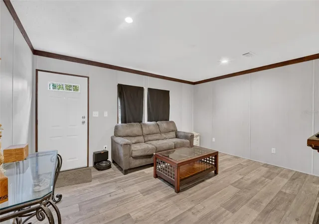 3rd image of 259 Oak St, Hawthorne, FL 32640 | MLS# OM729695
