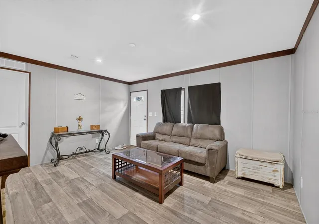 4th image of 259 Oak St, Hawthorne, FL 32640 | MLS# OM729695
