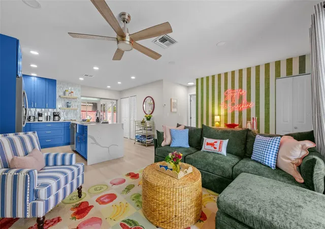 Photo 3 of Single family home for sale at 7957 Cottonwoode Dr, Largo, FL 33773 | MLS# A4701952 | Listing updated on 2026-08-15