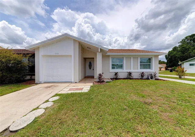 Photo 1 of Sale Pending at 1100 Calanda Ave, Orlando, FL 32807 | MLS# O6430381 | Listing updated on 2026-08-14