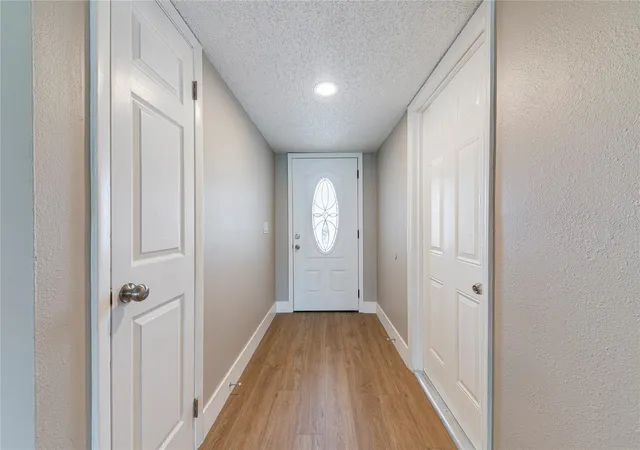 Photo 3 of Sale Pending at 1100 Calanda Ave, Orlando, FL 32807 | MLS# O6430381 | Listing updated on 2026-08-14